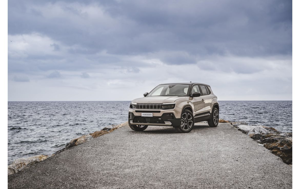 Jeep surpasses 100,700 vehicle sales in Europe by September 2024, driven by a 3.5% increase and the popularity of the fully electric Jeep Avenger, reinforcing its market presence.