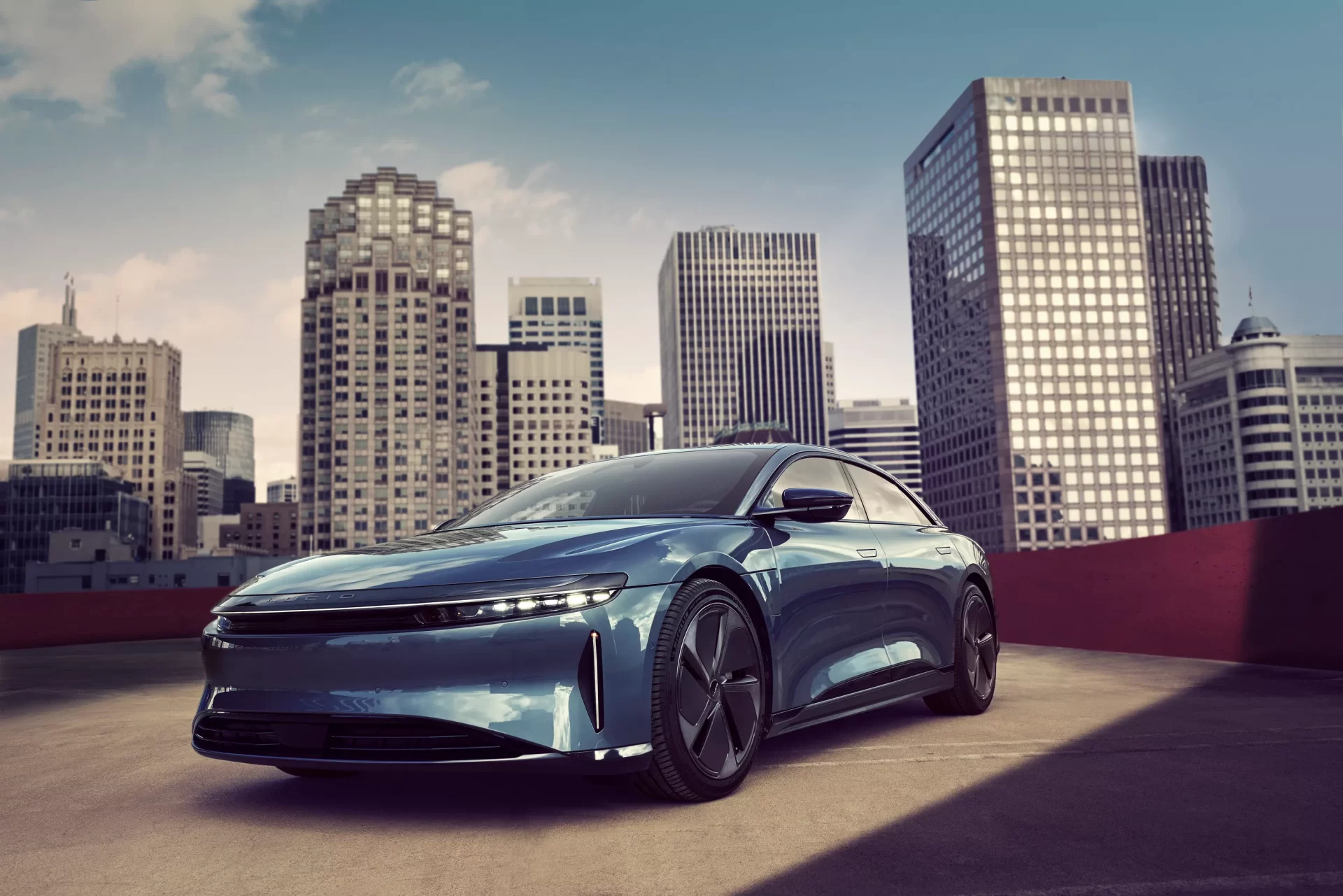 The 2025 Lucid Air achieves NHTSA’s top five-star safety rating in all key tests, reflecting its advanced engineering and commitment to occupant protection in luxury EVs.