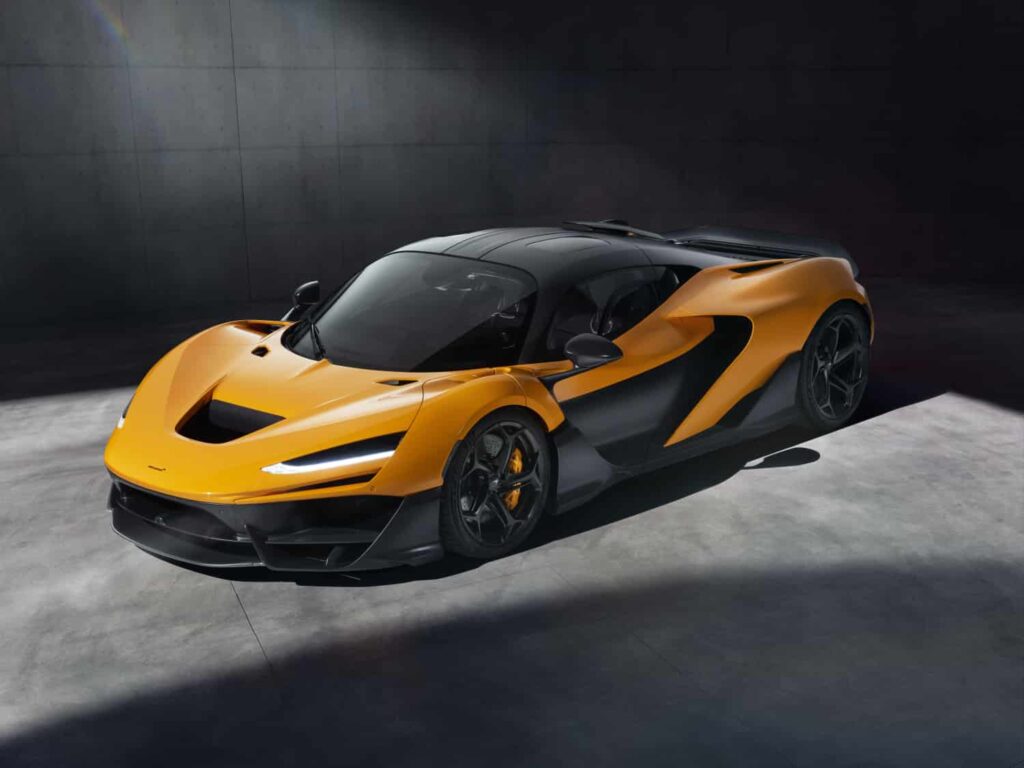 McLaren Automotive teams up with Divergent Technologies to develop advanced 3D-printed suspension components for the new W1 supercar, enhancing performance and sustainability.