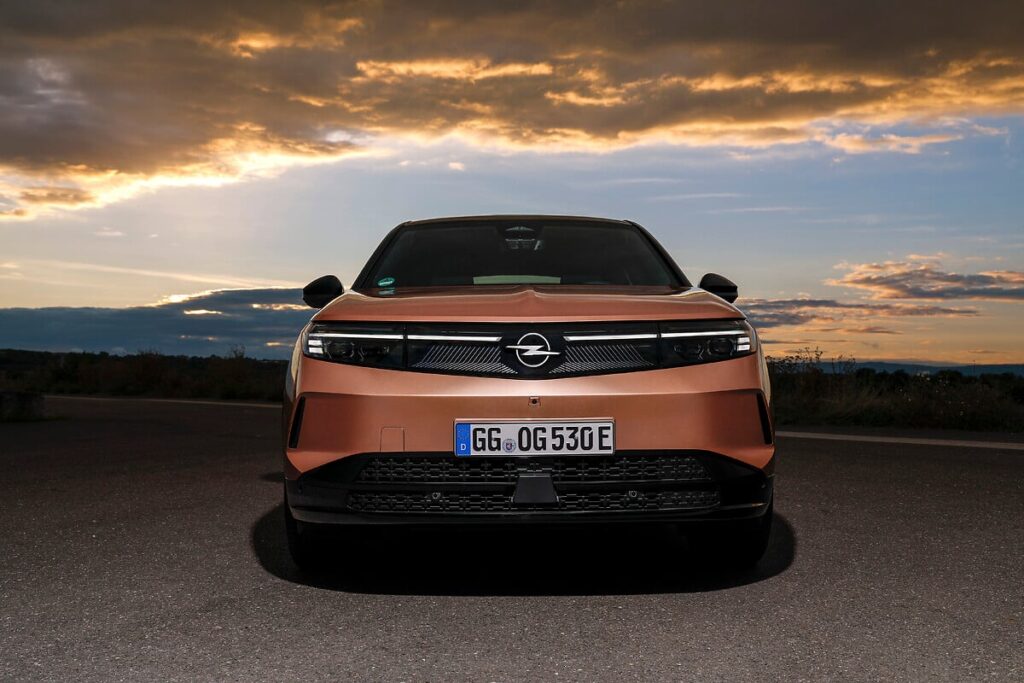 Opel’s new Grandland SUV features Intelli-Lux HD headlights with 50,000 LEDs, offering adaptive, glare-free visibility and quicker obstacle detection for safer night driving.