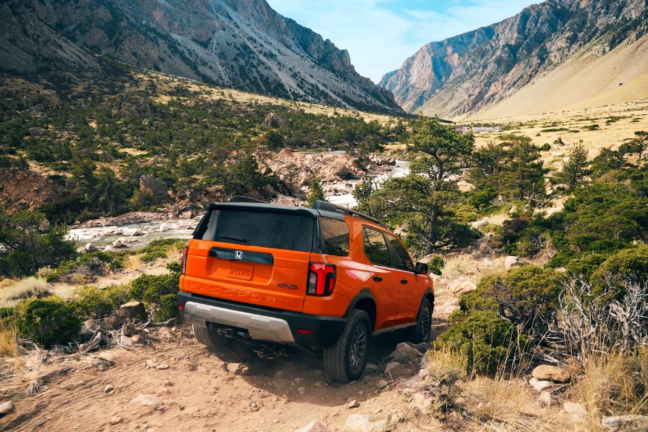 Discover the 2026 Honda Passport: rugged design, improved off-road capability, and powerful V6 engine. Featuring the off-road-ready TrailSport trim, spacious interior, and advanced tech.