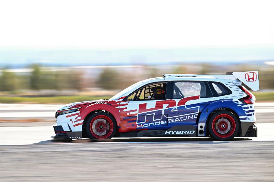 Honda celebrates hybrid innovation ahead of the 2024 Las Vegas Grand Prix with a showcase of cutting-edge vehicles and motorsport legends at Las Vegas Motor Speedway.