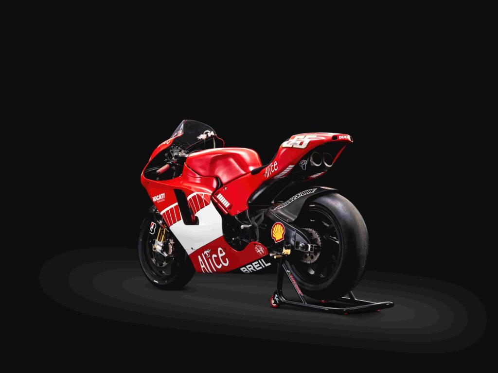 Loris Capirossi’s race-winning Ducati GP6, a pinnacle of MotoGP engineering, is set for auction at £600,000. A rare piece of racing history from the golden era.