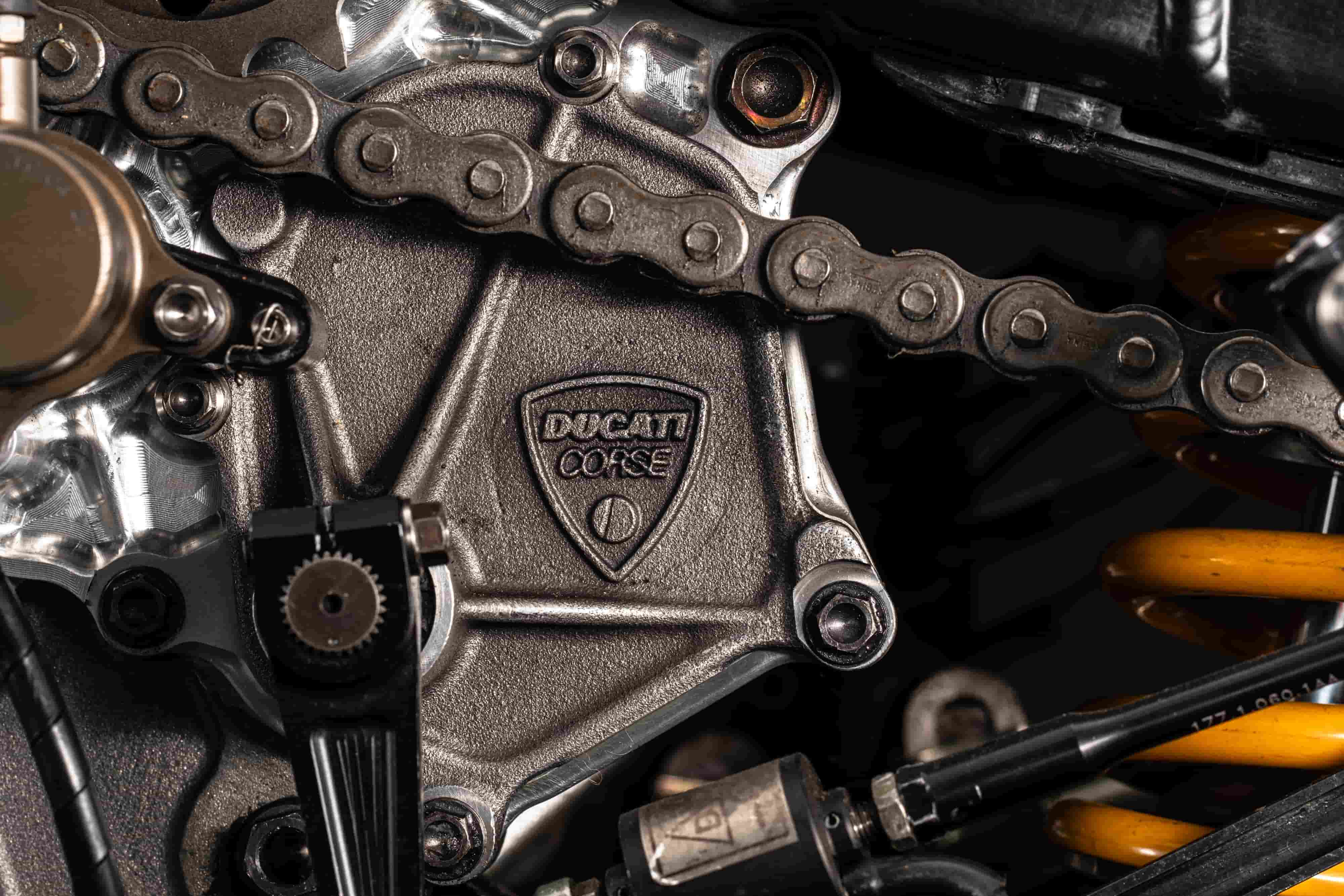 Loris Capirossi’s race-winning Ducati GP6, a pinnacle of MotoGP engineering, is set for auction at £600,000. A rare piece of racing history from the golden era.