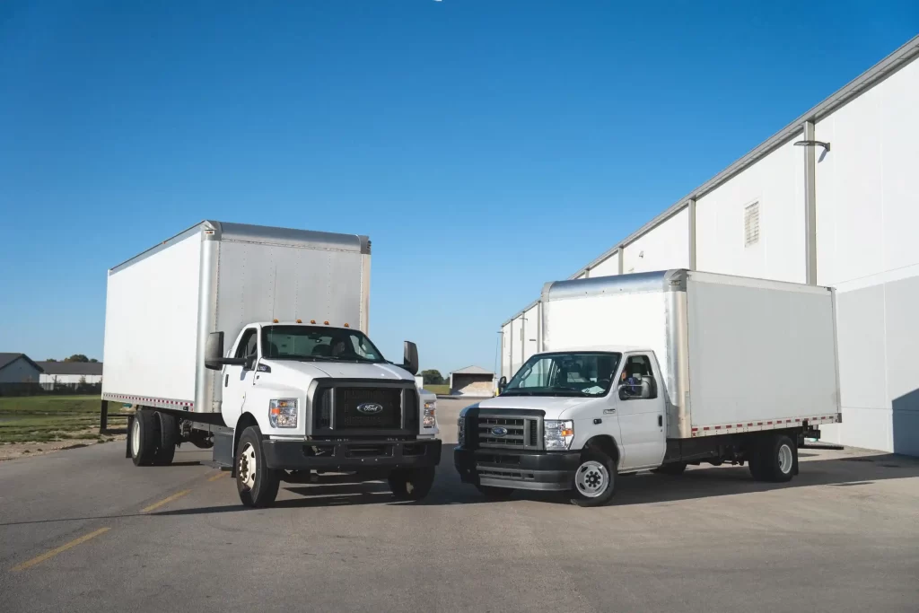 Pony Xpress Delivery excels in e-commerce logistics with a reliable Ford fleet, advanced telematics, and on-the-go service, ensuring efficiency and 30% annual growth.