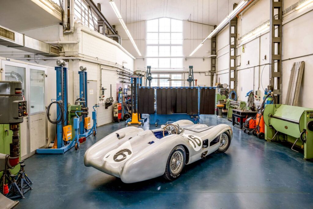 The legendary 1954 Mercedes-Benz W 196 R Streamliner, a motorsport icon driven by Fangio and Moss, will be auctioned in Stuttgart on February 1, 2025, by RM Sotheby’s.