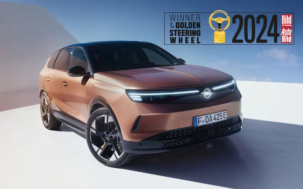 Opel’s new Grandland SUV wins the 2024 Golden Steering Wheel Award as the best car under €50,000, praised for its innovative design, tech features, and electrified options.