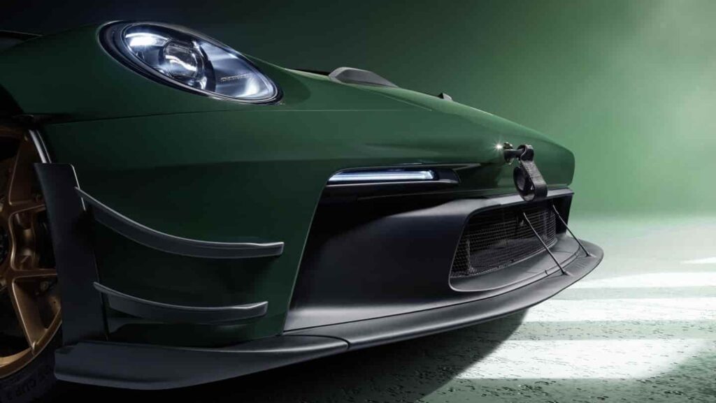 Porsche’s Manthey Kit for the 911 GT3 RS boosts track performance with over 1,000 kg downforce, advanced aerodynamics, semi-active suspension, and optimized racing brakes.