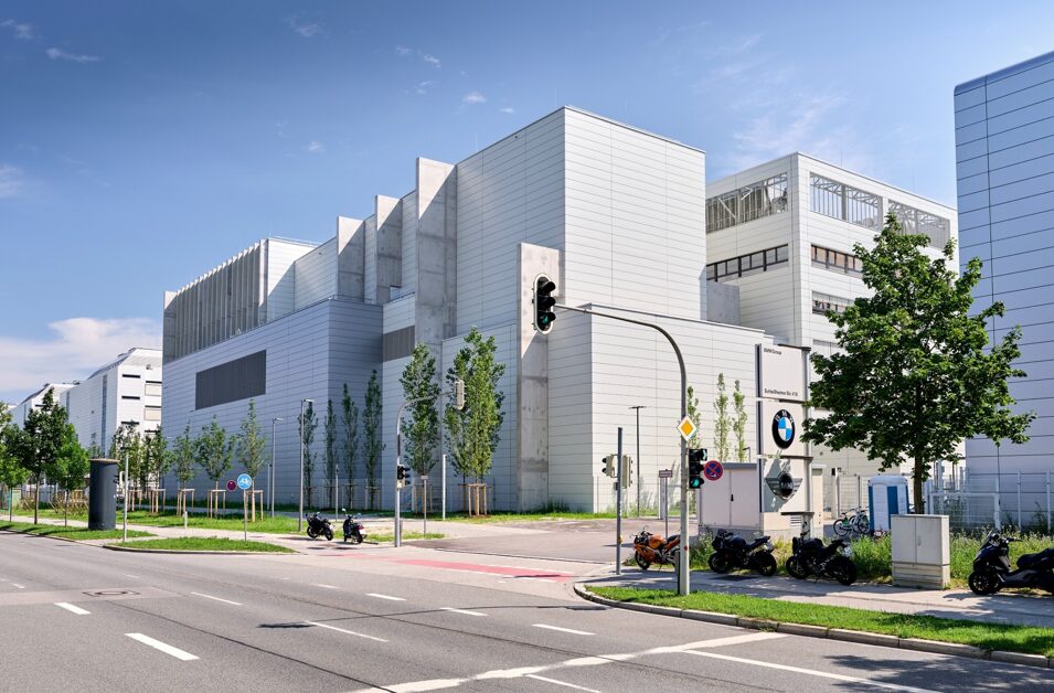 BMW’s new Aeroacoustics and Electric Drive Center in Munich revolutionizes vehicle testing with cutting-edge wind tunnels, precision tools, and innovations in electric mobility.