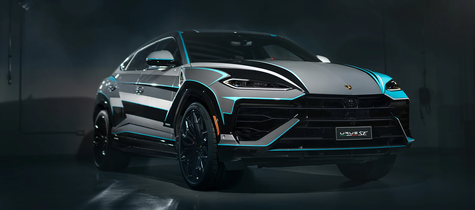 Lamborghini debuts the Miami-inspired Urus SE at Art Basel 2024, blending vibrant design, hybrid power, and luxury to celebrate the city’s artistic and cultural spirit.