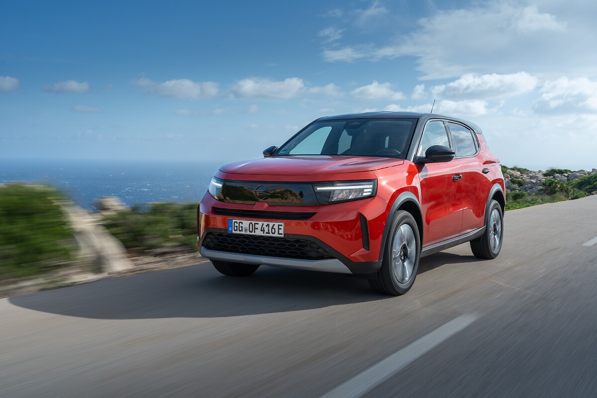 The all-new Opel Frontera debuts as an electrified SUV with bold design, advanced features, seating for up to seven, and options for hybrid or fully electric drivetrains.