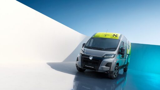 The Vauxhall Movano HYDROGEN wins Editor’s Choice at the 2025 What Van? Awards for its innovative zero-emission technology, 311-mile range, and fast five-minute refueling.