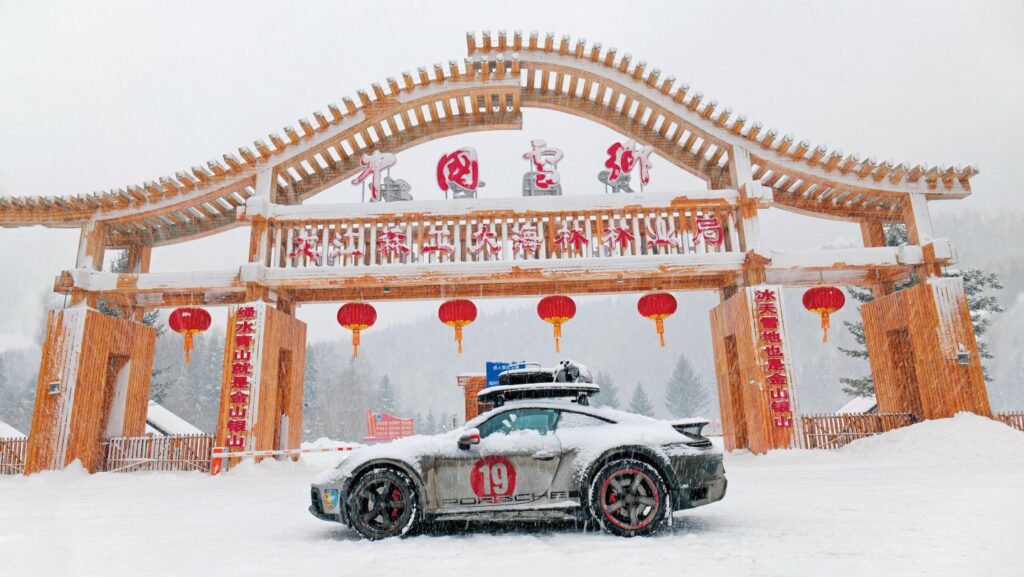 Nguyen Hoang Anh’s 33,000 km journey in a Porsche 911 Dakar spanned Vietnam, Mongolia, and China, showcasing the car’s resilience across diverse terrains and climates.