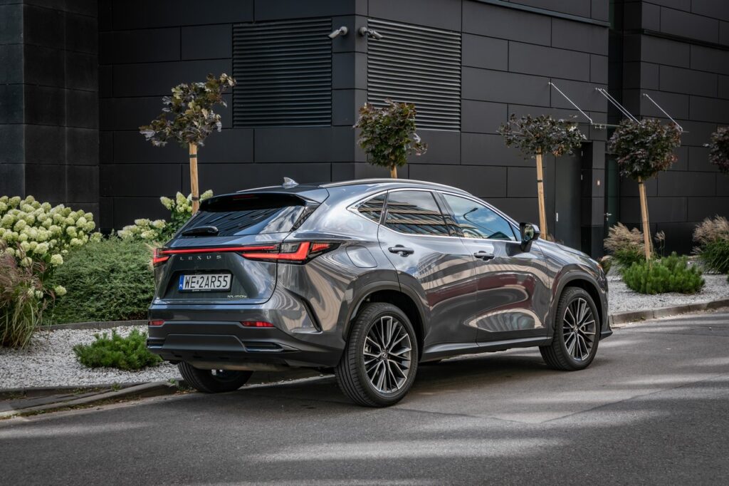 Lexus achieved record growth in Poland in 2024 with 14,679 car registrations, a 39.9% increase, dominating the premium market with top-performing hybrid SUVs like the NX and RX.