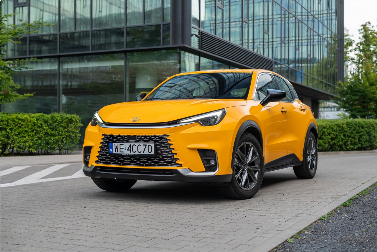 Lexus achieved record growth in Poland in 2024 with 14,679 car registrations, a 39.9% increase, dominating the premium market with top-performing hybrid SUVs like the NX and RX.