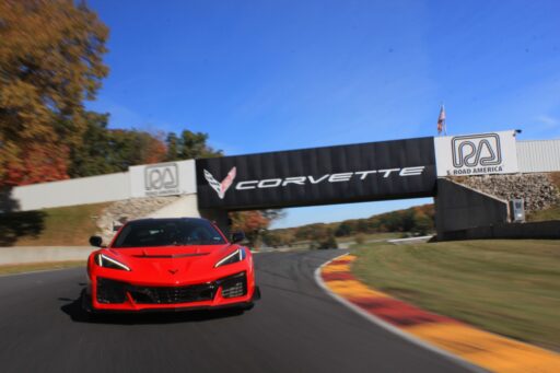 Corvette ZR1 sets five U.S. lap records, showcasing its 1,064-hp power, track-focused aerodynamics, and record-breaking performance on America’s top racing circuits.