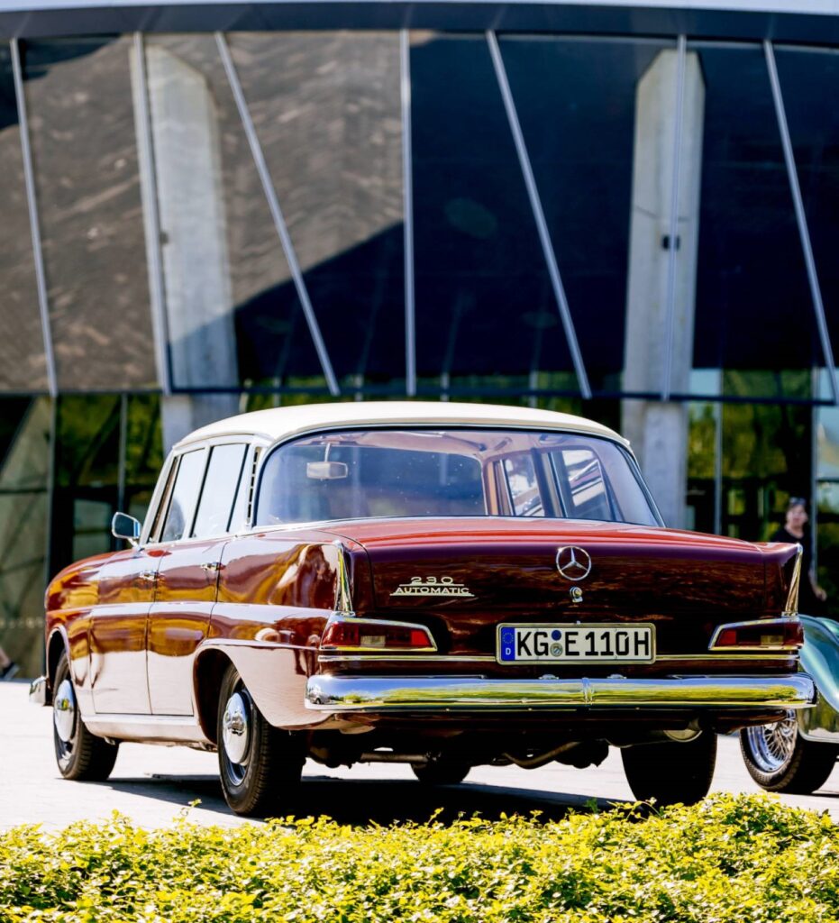 The Mercedes-Benz Museum set a new record in 2024 with 882,422 visitors, marking a 10% increase, and announced exciting exhibitions and events for the coming year.