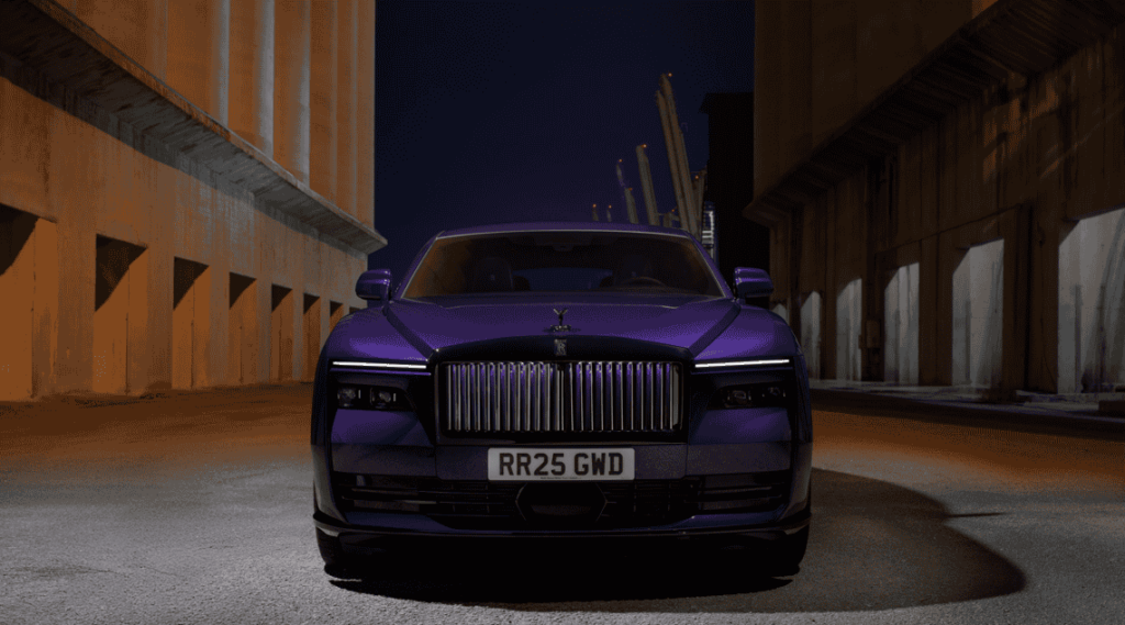 Rolls-Royce debuts Black Badge Spectre, its most powerful model ever, featuring 659 hp, bold aesthetics, advanced performance, and an electrifying driving experience.