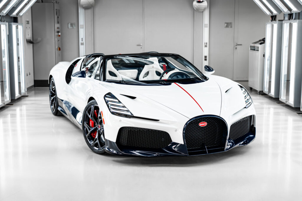 The first Bugatti W16 Mistral deliveries mark the final chapter of the W16 era, celebrating unmatched speed, craftsmanship, and the legacy of the world’s fastest roadster.