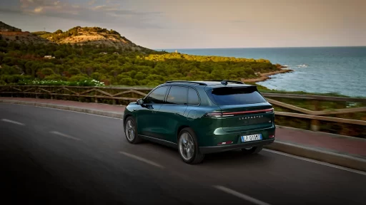 Leapmotor launches media test drives for the C10 REEV in Spain, showcasing its 970 km range, advanced range extender system, and smooth driving experience along the coast.