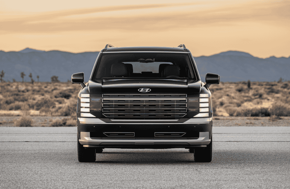 Hyundai debuts the bold 2026 Palisade at the New York Auto Show, featuring hybrid power, off-road XRT PRO trim, upscale design, advanced tech, and expanded safety features.