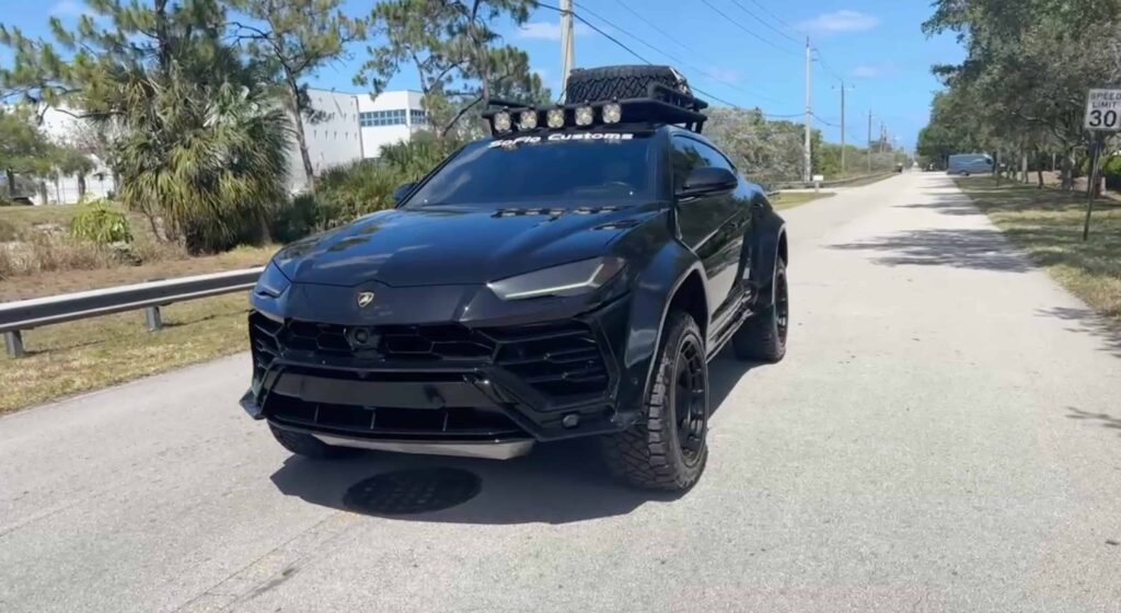 One-of-a-kind Lamborghini Urus Apocalypse Inferno super-SUV with 641 horsepower, custom off-road build and 33-inch tires hits auction with no guide price.