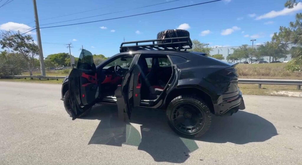 One-of-a-kind Lamborghini Urus Apocalypse Inferno super-SUV with 641 horsepower, custom off-road build and 33-inch tires hits auction with no guide price.