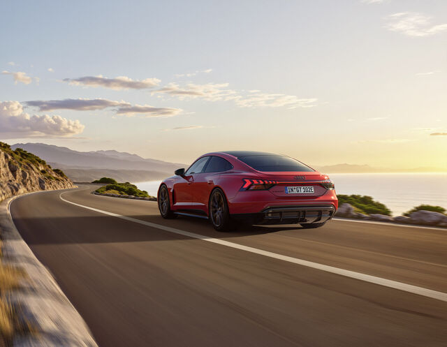 The new Audi e-tron GT quattro offers 585 PS, 622 km range, and fast charging in a sleek design, blending high performance, luxury, and practicality in a premium EV.