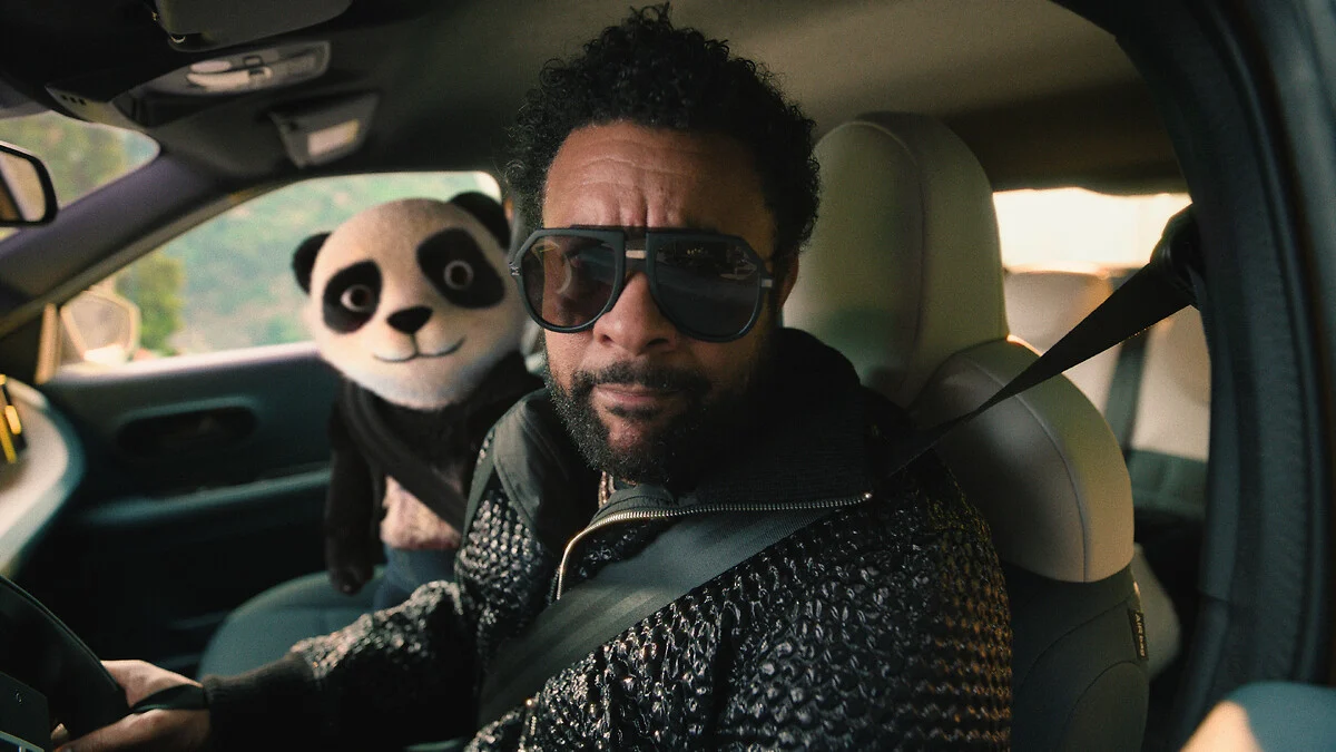 Fiat celebrates 30 years of Shaggy’s “Boombastic” with a new track and vibrant video starring the Fiat Grande Panda, blending retro style, fun design, and electric innovation.