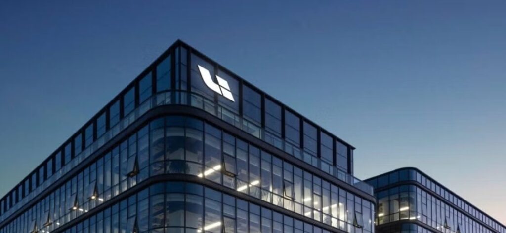 Li Auto delivered 33,939 vehicles in April 2025, up 31.6 percent year over year, and unveiled new models while expanding its retail, service, and charging networks across China.