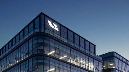 Li Auto delivered 33,939 vehicles in April 2025, up 31.6 percent year over year, and unveiled new models while expanding its retail, service, and charging networks across China.