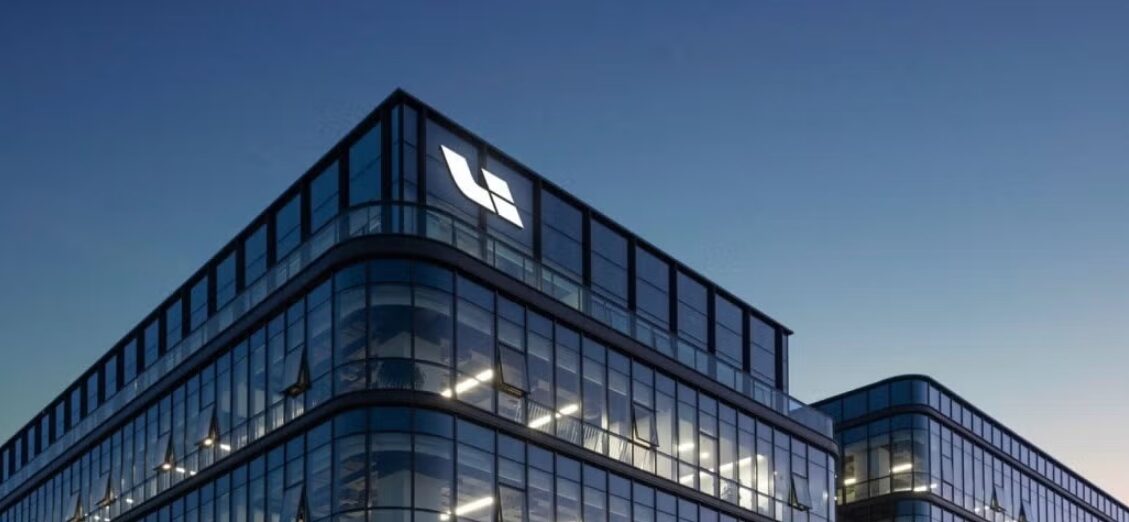 Li Auto delivered 33,939 vehicles in April 2025, up 31.6 percent year over year, and unveiled new models while expanding its retail, service, and charging networks across China.