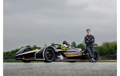 Théo Pourchaire joins DS Performance for a Formula E development program, including tests in the DS E-TENSE FE21 and simulator sessions as part of Stellantis’ young driver plan.